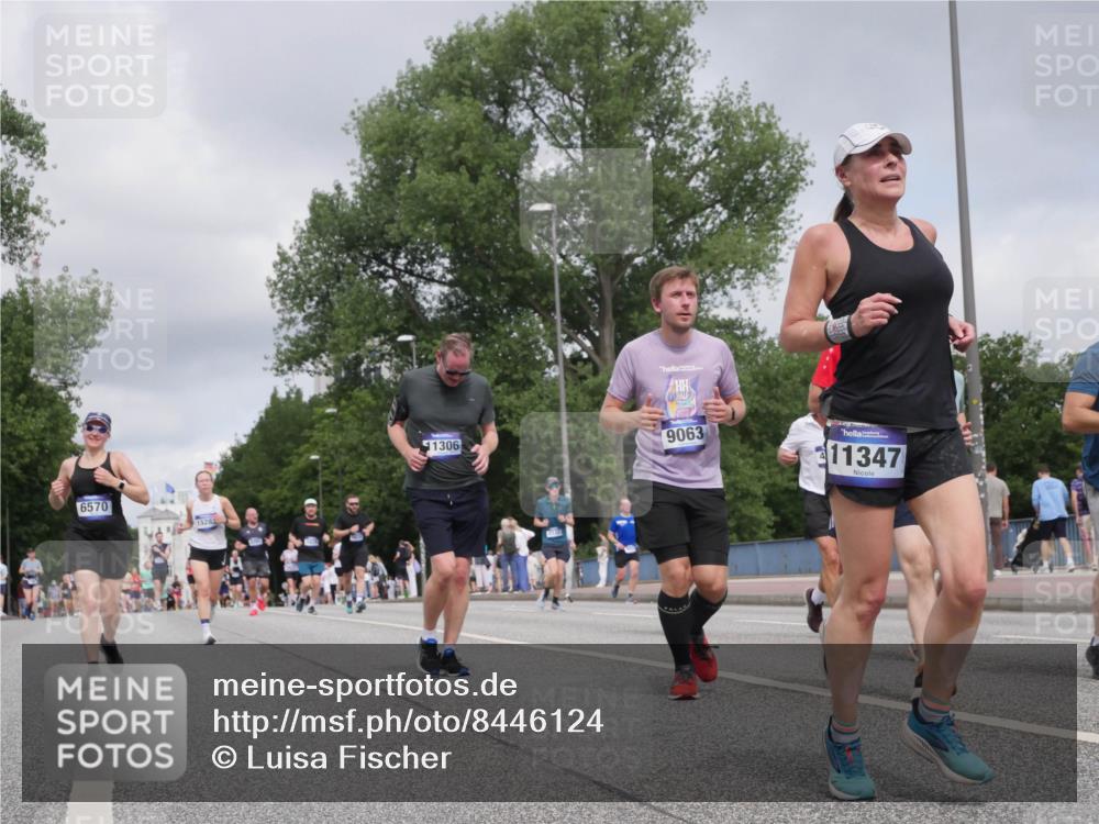 29.06.2025 - hella hamburg halbmarathon Luisa Fischer http://msf.ph/oto/8446124 29.06.2025 10:28:09 Kennedybrücke 6570, 15283, 11306, 9063, 11347, 1395, 2132, 2280, 2477, 3421, 3786, 4221, 4624, 5138, 5829, 5830, 6524, 6526, 7528, 7975, 8502, 9063 meine-sportfotos.de