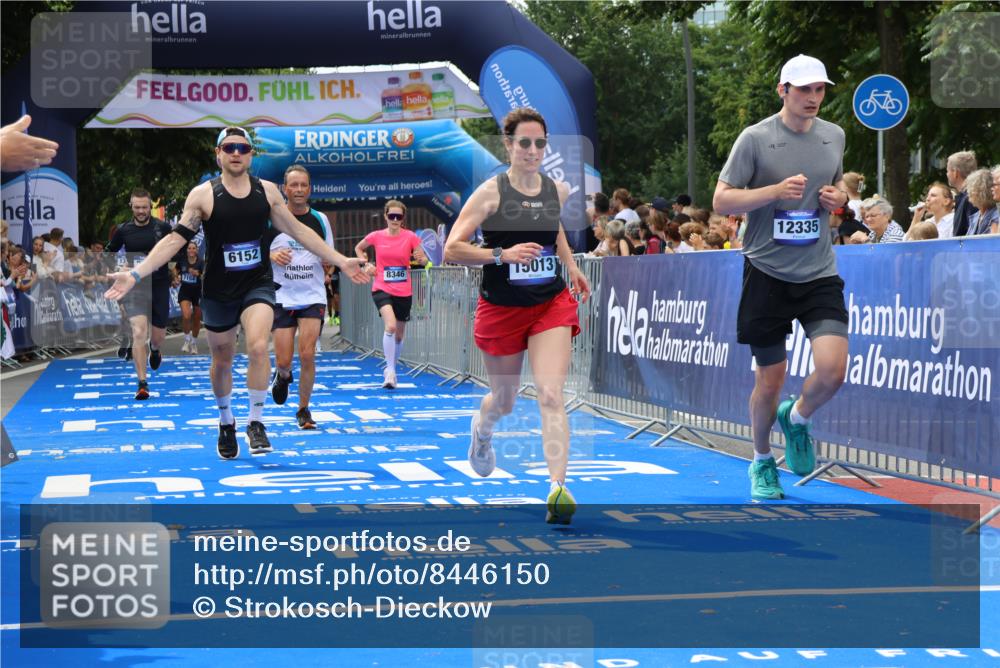 29.06.2025 - hella hamburg halbmarathon Strokosch-Dieckow http://msf.ph/oto/8446150 29.06.2025 10:39:24 Ziel 1343, 2546, 2972, 6037, 6152, 8346, 9116, 12335, 12372, 14359, 15013, 15866, 15965 meine-sportfotos.de