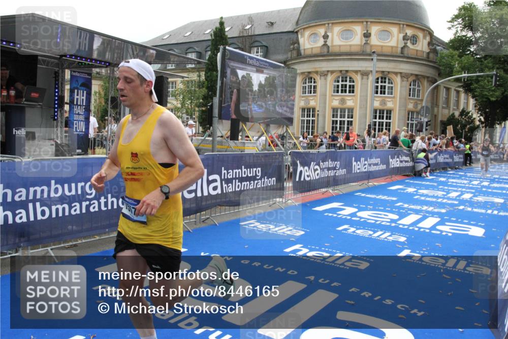 29.06.2025 - hella hamburg halbmarathon Michael Strokosch http://msf.ph/oto/8446165 29.06.2025 10:27:30 Ziel 4678, 9804, 13941, 14019, 15576, 18567, 19114 meine-sportfotos.de
