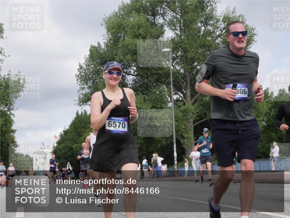 29.06.2025 - hella hamburg halbmarathon Luisa Fischer http://msf.ph/oto/8446166 29.06.2025 10:28:11 Kennedybrücke 6570, 2132, 306, 1395, 2132, 2249, 2280, 2477, 3343, 3786, 4221, 4624, 5138, 5829, 5830, 7528, 8502, 9063 meine-sportfotos.de