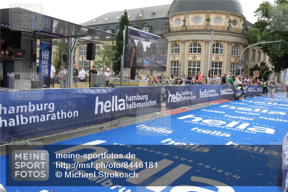 29.06.2025 - hella hamburg halbmarathon Michael Strokosch http://msf.ph/oto/8446181 29.06.2025 10:27:30 Ziel 4678, 9804, 13941, 14019, 15576, 18567, 19114 meine-sportfotos.de