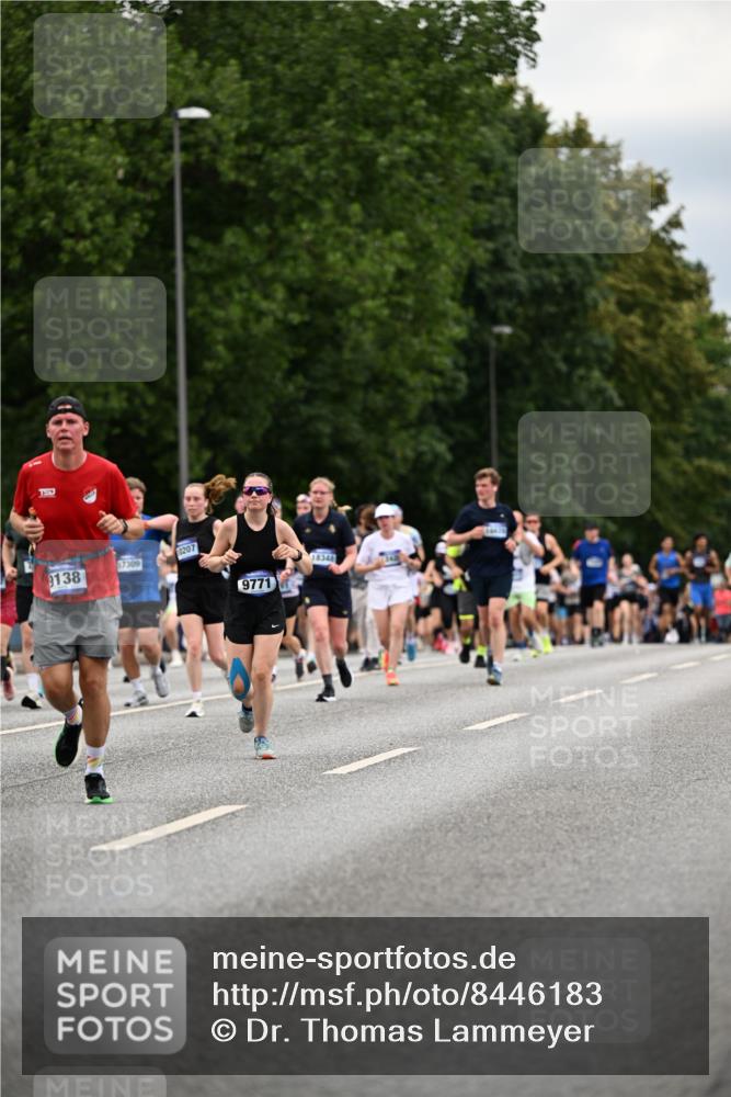 29.06.2025 - hella hamburg halbmarathon Dr. Thomas Lammeyer http://msf.ph/oto/8446183 29.06.2025 10:58:22 Kennedybrücke 1017, 1744, 1789, 1984, 2079, 2146, 2372, 2761, 3187, 3249, 4323, 4626, 4685, 4801, 4838, 5514, 5804, 5817, 5857, 5993, 6273, 6468, 7614, 8189, 8924, 9138, 9503, 9531, 9771, 10207, 11390 meine-sportfotos.de