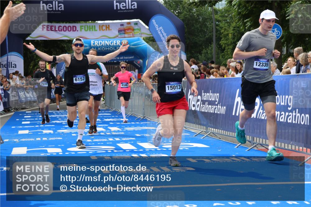 29.06.2025 - hella hamburg halbmarathon Strokosch-Dieckow http://msf.ph/oto/8446195 29.06.2025 10:39:24 Ziel 1343, 2546, 2972, 6037, 6152, 8346, 9116, 12335, 12372, 14359, 15013, 15866, 15965 meine-sportfotos.de