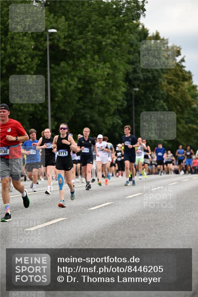 29.06.2025 - hella hamburg halbmarathon Dr. Thomas Lammeyer http://msf.ph/oto/8446205 29.06.2025 10:58:23 Kennedybrücke 1017, 1744, 1789, 1984, 2079, 2146, 2372, 2761, 3187, 3249, 4323, 4626, 4685, 4801, 4838, 5514, 5804, 5817, 5857, 5993, 6273, 6468, 7614, 8189, 8924, 9138, 9503, 9531, 9771, 10207, 11390 meine-sportfotos.de