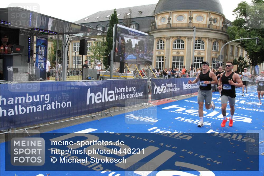 29.06.2025 - hella hamburg halbmarathon Michael Strokosch http://msf.ph/oto/8446231 29.06.2025 10:27:33 Ziel 4678, 9804, 12341, 13941, 18567, 19114 meine-sportfotos.de