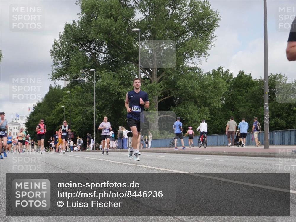 29.06.2025 - hella hamburg halbmarathon Luisa Fischer http://msf.ph/oto/8446236 29.06.2025 10:28:19 Kennedybrücke 352, 1913, 13111, 15153, 3343, 1352, 2132, 2249, 2280, 3343, 4624, 5829, 5830, 6261 meine-sportfotos.de