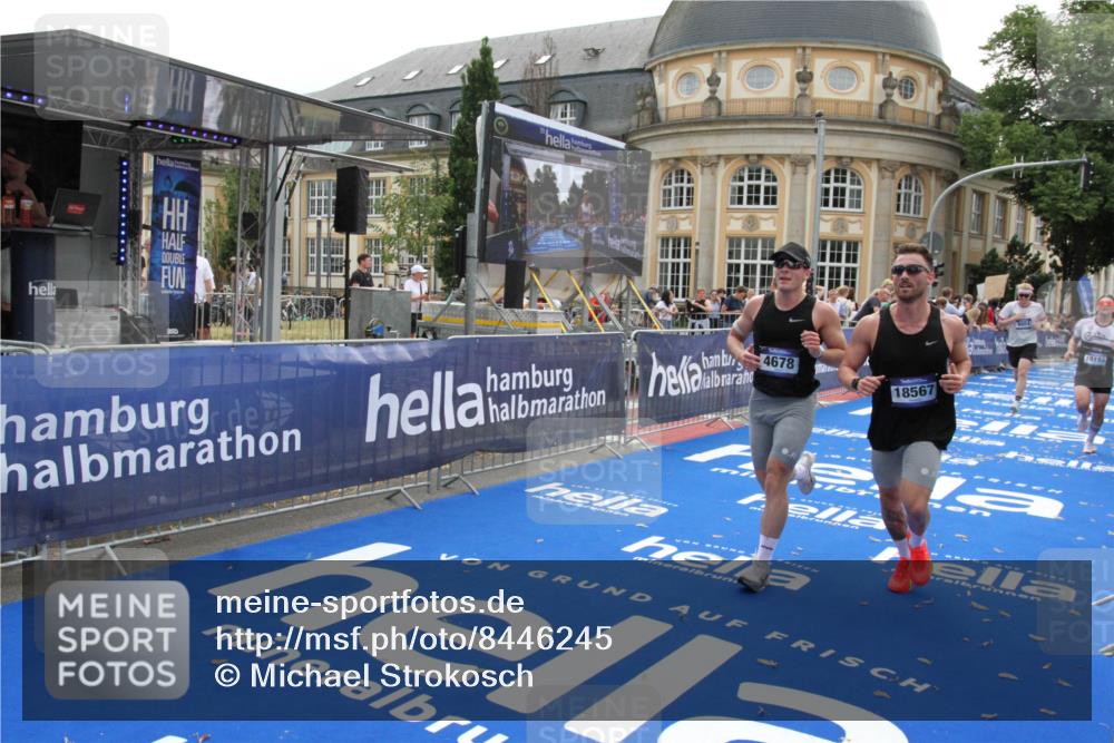 29.06.2025 - hella hamburg halbmarathon Michael Strokosch http://msf.ph/oto/8446245 29.06.2025 10:27:33 Ziel 4678, 9804, 12341, 13941, 18567, 19114 meine-sportfotos.de