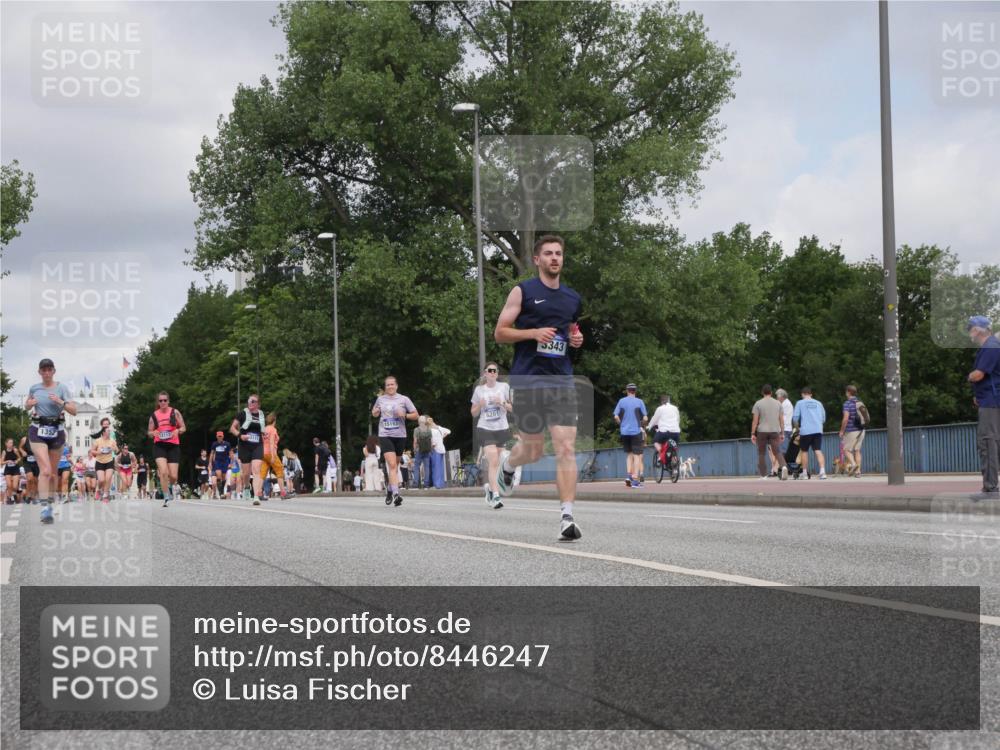 29.06.2025 - hella hamburg halbmarathon Luisa Fischer http://msf.ph/oto/8446247 29.06.2025 10:28:19 Kennedybrücke 1352, 15153, 6261, 5343, 1352, 2132, 2249, 2280, 3343, 4624, 5829, 5830, 6261 meine-sportfotos.de