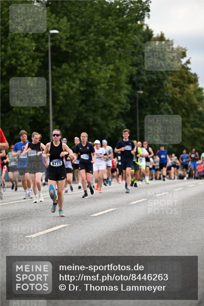 29.06.2025 - hella hamburg halbmarathon Dr. Thomas Lammeyer http://msf.ph/oto/8446263 29.06.2025 10:58:23 Kennedybrücke 1017, 1744, 1789, 1984, 2079, 2146, 2372, 2761, 3187, 3249, 4323, 4626, 4685, 4801, 4838, 5514, 5804, 5817, 5857, 5993, 6273, 6468, 7614, 8189, 8924, 9138, 9503, 9531, 9771, 10207, 11390 meine-sportfotos.de