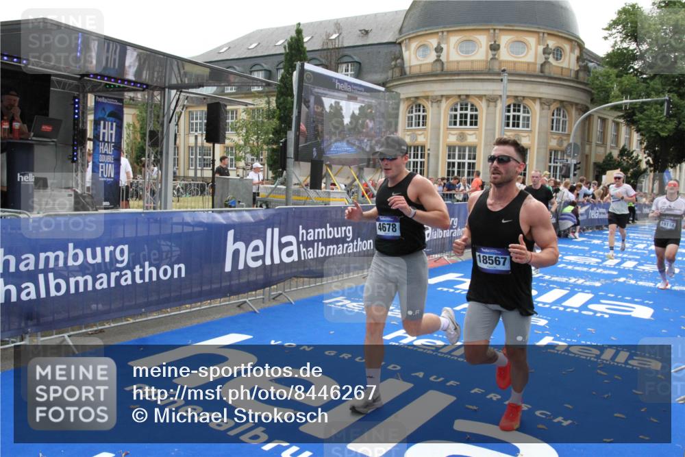 29.06.2025 - hella hamburg halbmarathon Michael Strokosch http://msf.ph/oto/8446267 29.06.2025 10:27:34 Ziel 4678, 9804, 12341, 13941, 18567, 19114 meine-sportfotos.de