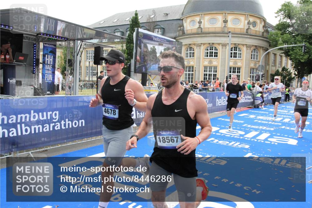29.06.2025 - hella hamburg halbmarathon Michael Strokosch http://msf.ph/oto/8446286 29.06.2025 10:27:34 Ziel 4678, 9804, 12341, 13941, 18567, 19114 meine-sportfotos.de