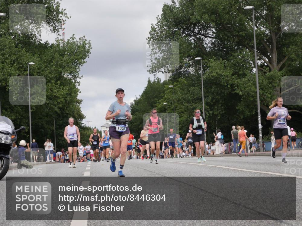 29.06.2025 - hella hamburg halbmarathon Luisa Fischer http://msf.ph/oto/8446304 29.06.2025 10:28:22 Kennedybrücke 1352, 3113, 3132, 3111, 15153, 1352, 2132, 2249, 3343, 5829, 5830, 6261 meine-sportfotos.de