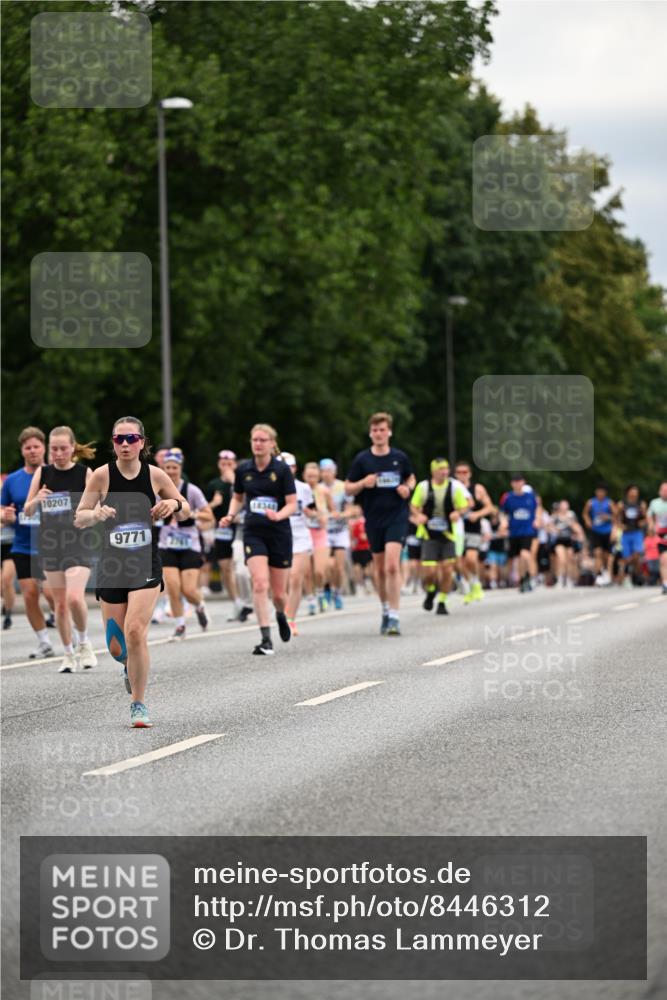 29.06.2025 - hella hamburg halbmarathon Dr. Thomas Lammeyer http://msf.ph/oto/8446312 29.06.2025 10:58:24 Kennedybrücke 1017, 1744, 1789, 1984, 2079, 2146, 2372, 2761, 3187, 3249, 4323, 4626, 4685, 4801, 4838, 5514, 5804, 5817, 5857, 5993, 6273, 6468, 7614, 8189, 8924, 9138, 9503, 9531, 9771, 10207, 11390 meine-sportfotos.de