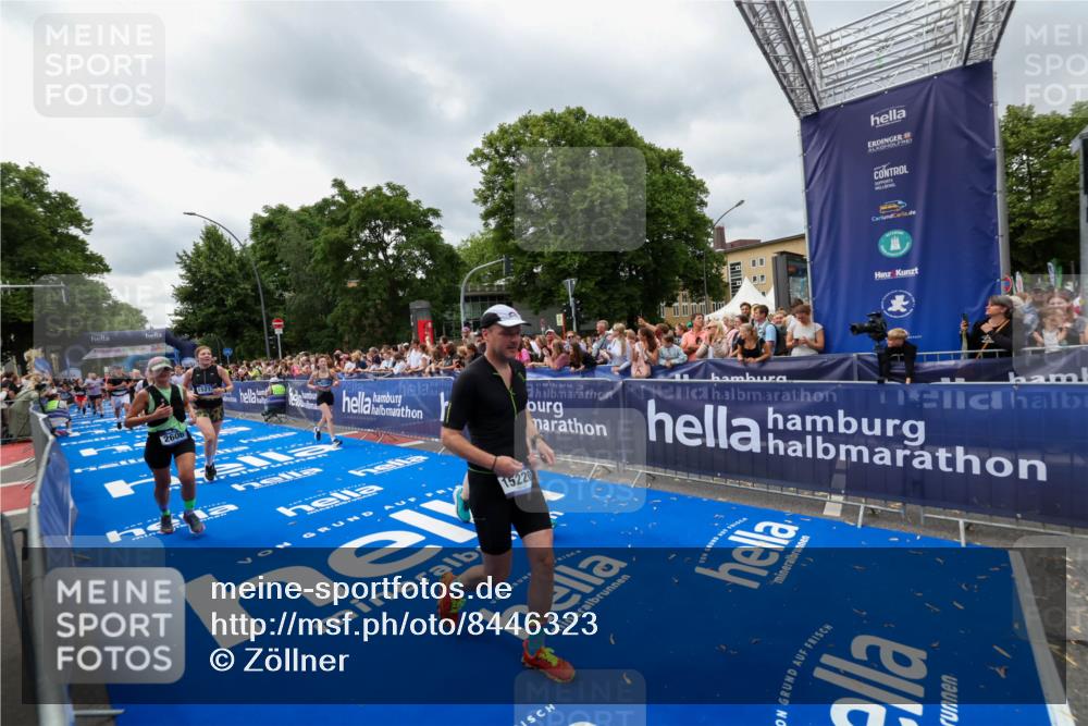 29.06.2025 - hella hamburg halbmarathon Zöllner http://msf.ph/oto/8446323 29.06.2025 10:57:45 Ziel 1715, 1719, 1972, 2606, 7833, 10133, 12440, 12774, 13523, 14951, 15217, 15220, 16418, 17201, 17455, 17769, 17814, 18388, 18508, 18727, 18985 meine-sportfotos.de