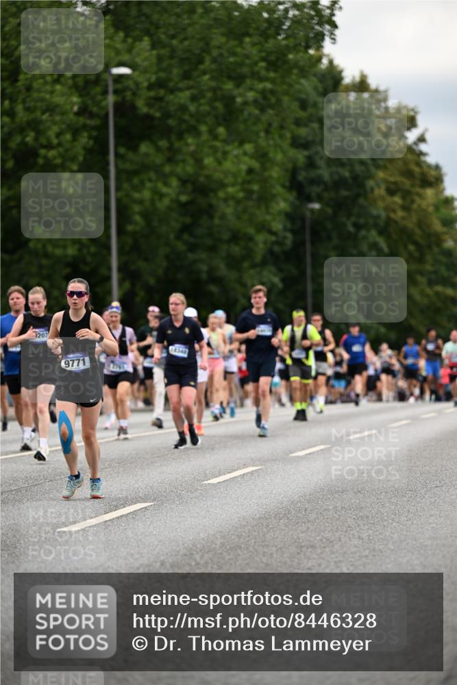 29.06.2025 - hella hamburg halbmarathon Dr. Thomas Lammeyer http://msf.ph/oto/8446328 29.06.2025 10:58:24 Kennedybrücke 1017, 1744, 1789, 1984, 2079, 2146, 2372, 2761, 3187, 3249, 4323, 4626, 4685, 4801, 4838, 5514, 5804, 5817, 5857, 5993, 6273, 6468, 7614, 8189, 8924, 9138, 9503, 9531, 9771, 10207, 11390 meine-sportfotos.de
