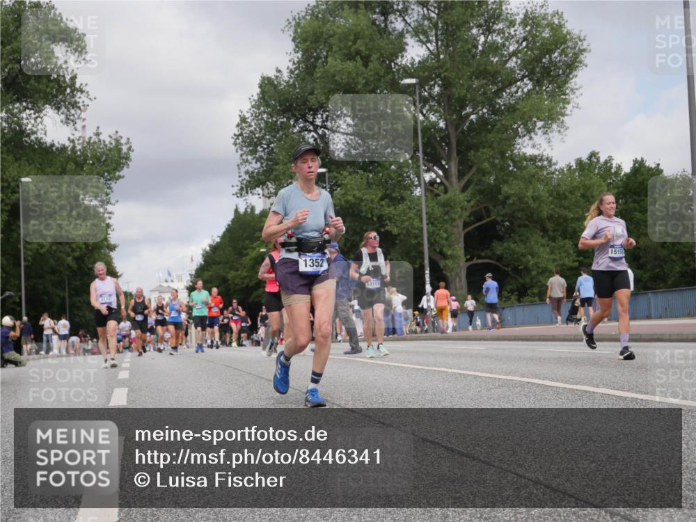29.06.2025 - hella hamburg halbmarathon Luisa Fischer http://msf.ph/oto/8446341 29.06.2025 10:28:24 Kennedybrücke 1352, 3111, 15153, 1352, 2249, 3132, 6261 meine-sportfotos.de