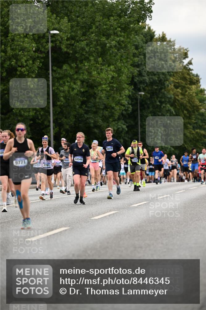 29.06.2025 - hella hamburg halbmarathon Dr. Thomas Lammeyer http://msf.ph/oto/8446345 29.06.2025 10:58:24 Kennedybrücke 1017, 1744, 1789, 1984, 2079, 2146, 2372, 2761, 3187, 3249, 4323, 4626, 4685, 4801, 4838, 5514, 5804, 5817, 5857, 5993, 6273, 6468, 7614, 8189, 8924, 9138, 9503, 9531, 9771, 10207, 11390 meine-sportfotos.de