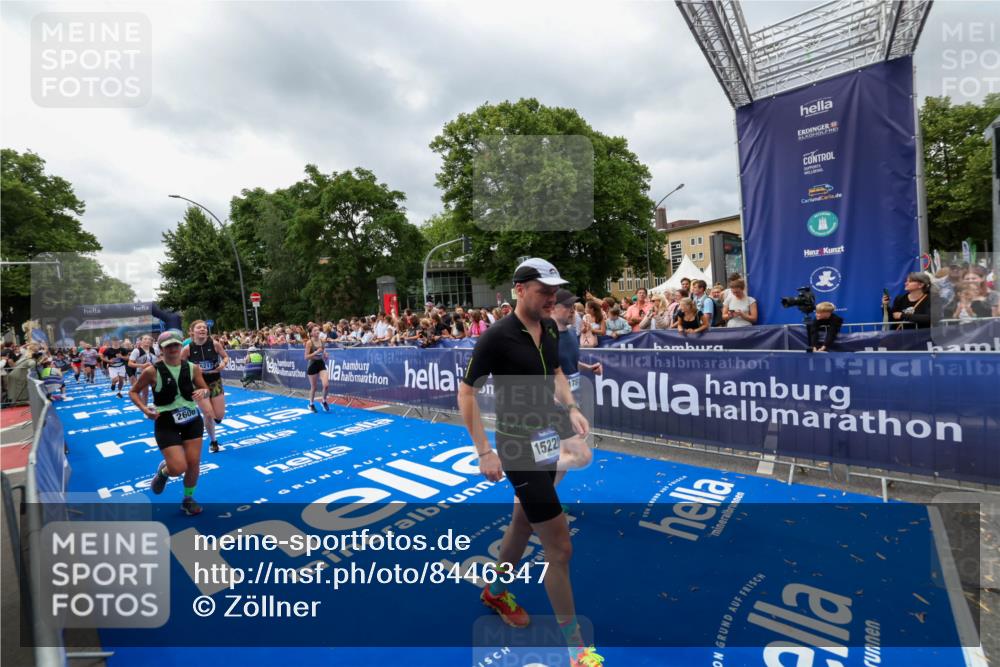 29.06.2025 - hella hamburg halbmarathon Zöllner http://msf.ph/oto/8446347 29.06.2025 10:57:45 Ziel 1715, 1719, 1972, 2606, 7833, 10133, 12440, 12774, 13523, 14951, 15217, 15220, 16418, 17201, 17455, 17769, 17814, 18388, 18508, 18727, 18985 meine-sportfotos.de