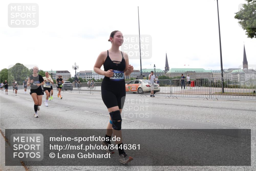 29.06.2025 - hella hamburg halbmarathon Lena Gebhardt http://msf.ph/oto/8446361 29.06.2025 10:30:07 Lombardsbrücke 16760, 16182, 5350, 1097, 1547, 1694, 2302, 2699, 2901, 3443, 3573, 3613, 4395, 4580, 5063, 5322, 5350, 6598, 6616, 6626, 8388, 8792, 8941, 9095, 9937, 10162, 10880, 11376, 11444, 11634, 12216, 12227, 12305, 12349, 12350, 12504, 12537, 12710, 13031, 13418, 13810, 14304, 15266, 15938, 16182, 16601, 16604, 16735, 16769, 17529, 18046, 18385, 18503, 18671 meine-sportfotos.de