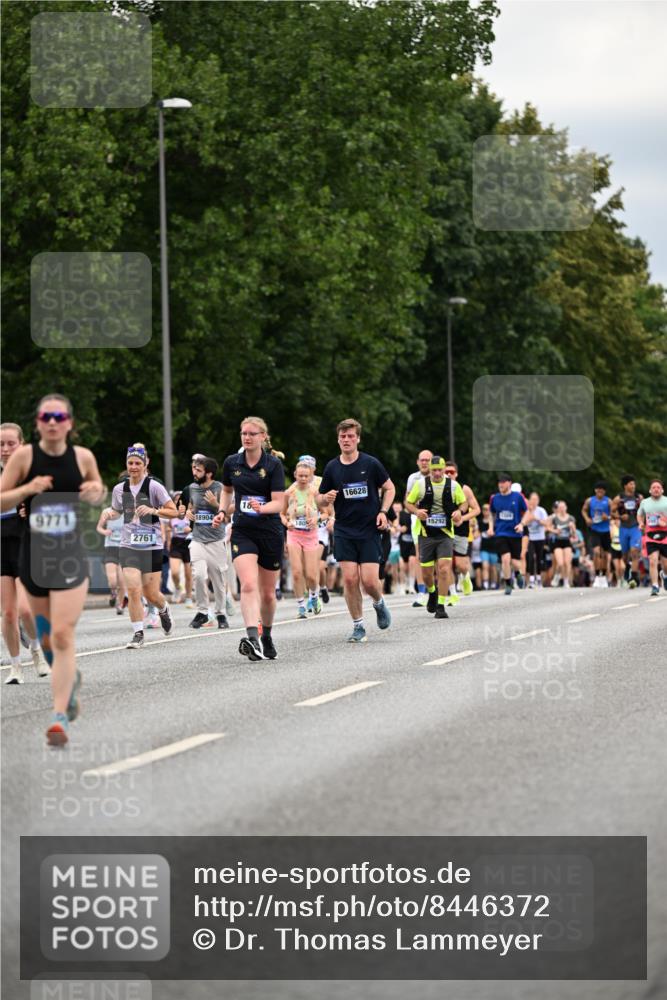 29.06.2025 - hella hamburg halbmarathon Dr. Thomas Lammeyer http://msf.ph/oto/8446372 29.06.2025 10:58:25 Kennedybrücke 1017, 1744, 1789, 1984, 2079, 2146, 2372, 2761, 3187, 3249, 4323, 4626, 4685, 4801, 4838, 5514, 5804, 5817, 5857, 5993, 6273, 6468, 6583, 6987, 7614, 8189, 8924, 9138, 9503, 9531, 9771, 10207, 11390 meine-sportfotos.de