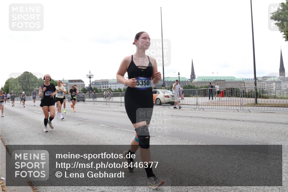 29.06.2025 - hella hamburg halbmarathon Lena Gebhardt http://msf.ph/oto/8446377 29.06.2025 10:30:07 Lombardsbrücke 1676, 16182, 5350, 1097, 1547, 1694, 2302, 2699, 2901, 3443, 3573, 3613, 4395, 4580, 5063, 5322, 5350, 6598, 6616, 6626, 8388, 8792, 8941, 9095, 9937, 10162, 10880, 11376, 11444, 11634, 12216, 12227, 12305, 12349, 12350, 12504, 12537, 12710, 13031, 13418, 13810, 14304, 15266, 15938, 16182, 16601, 16604, 16735, 16769, 17529, 18046, 18385, 18503, 18671 meine-sportfotos.de
