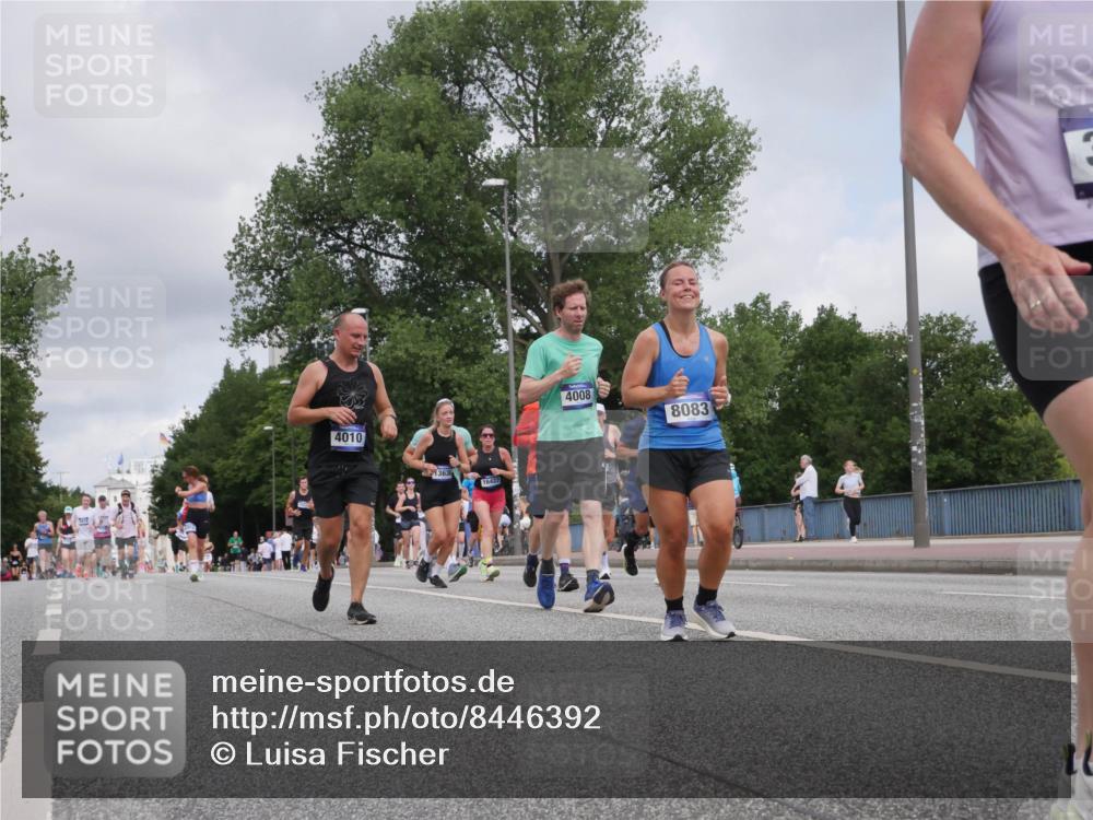 29.06.2025 - hella hamburg halbmarathon Luisa Fischer http://msf.ph/oto/8446392 29.06.2025 10:28:33 Kennedybrücke 4010, 13638, 16422, 4008, 8083, 3132, 4008, 4010, 4111, 4797, 8083, 8276, 8962, 9927 meine-sportfotos.de