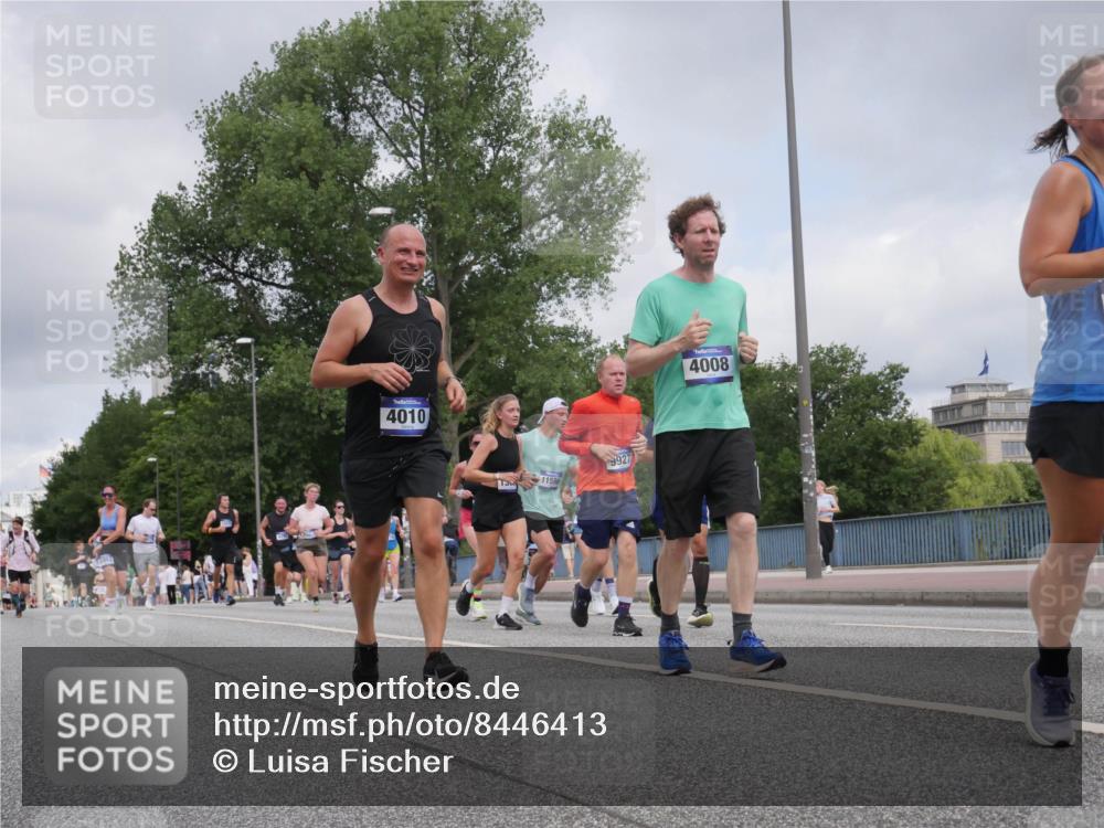 29.06.2025 - hella hamburg halbmarathon Luisa Fischer http://msf.ph/oto/8446413 29.06.2025 10:28:34 Kennedybrücke 4010, 1159, 150, 9927, 4008, 3132, 4008, 4010, 4111, 4797, 8083, 8276, 8962, 9927 meine-sportfotos.de