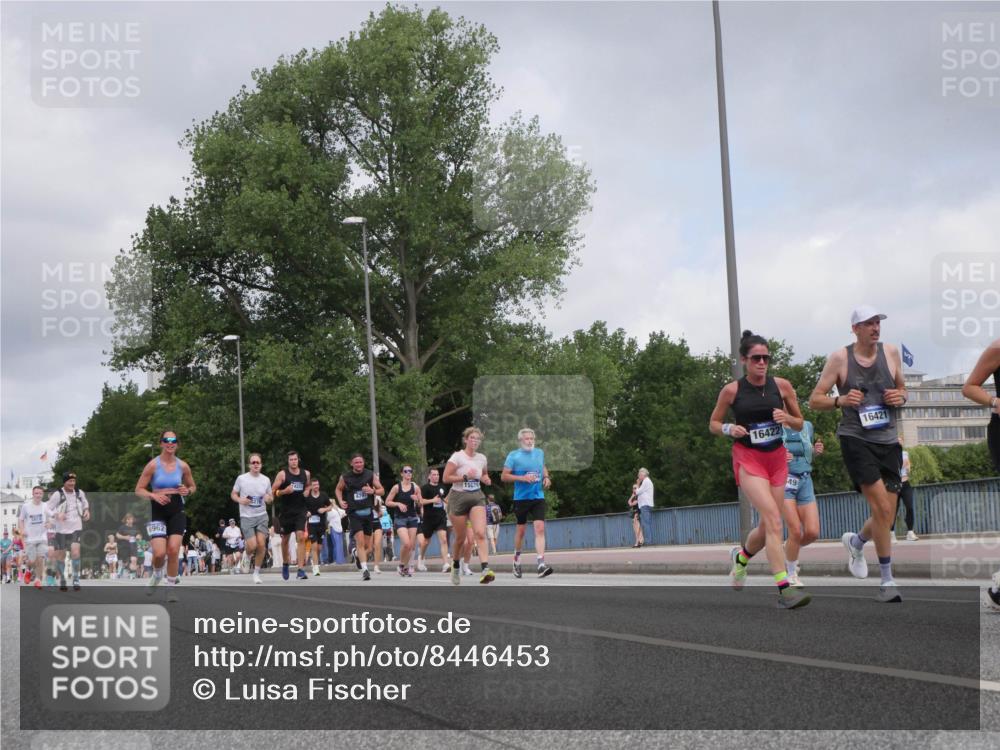 29.06.2025 - hella hamburg halbmarathon Luisa Fischer http://msf.ph/oto/8446453 29.06.2025 10:28:37 Kennedybrücke 8962, 15679, 16422, 16421, 649, 3099, 3113, 4008, 4010, 4111, 4797, 8083, 8276, 8962, 9927 meine-sportfotos.de