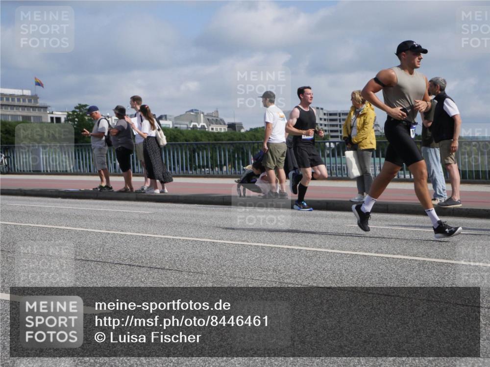29.06.2025 - hella hamburg halbmarathon Luisa Fischer http://msf.ph/oto/8446461 29.06.2025 09:47:11 Kennedybrücke 3201, 5269, 6619, 10156 meine-sportfotos.de