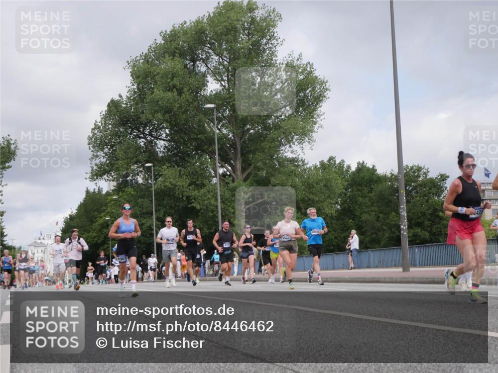 29.06.2025 - hella hamburg halbmarathon Luisa Fischer http://msf.ph/oto/8446462 29.06.2025 10:28:37 Kennedybrücke 8962, 1422, 10459, 15679, 4797, 3099, 3113, 4008, 4010, 4111, 4797, 8083, 8276, 8962, 9927 meine-sportfotos.de