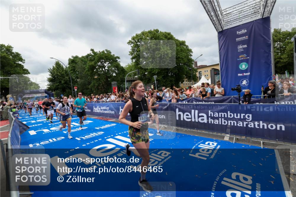 29.06.2025 - hella hamburg halbmarathon Zöllner http://msf.ph/oto/8446465 29.06.2025 10:57:47 Ziel 1715, 1719, 1972, 2034, 2606, 5391, 7833, 10133, 10599, 12440, 12774, 13523, 14737, 15217, 16418, 17201, 17455, 18388, 18508, 18727, 18985 meine-sportfotos.de