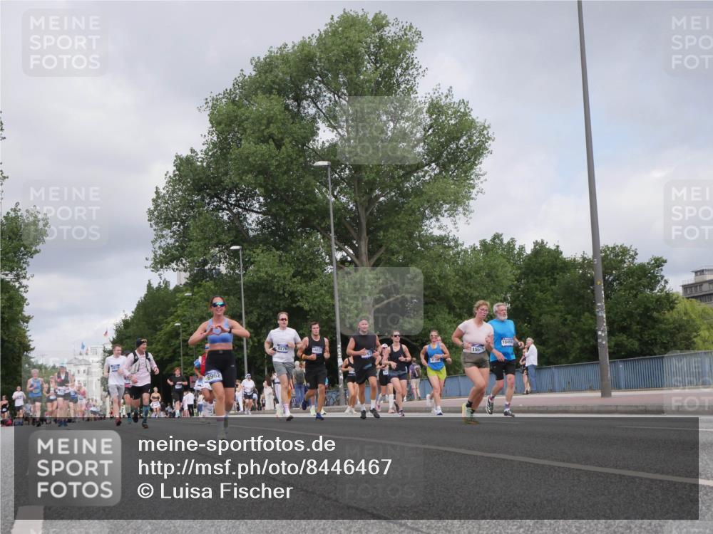 29.06.2025 - hella hamburg halbmarathon Luisa Fischer http://msf.ph/oto/8446467 29.06.2025 10:28:38 Kennedybrücke 3099, 3113, 4008, 4010, 4111, 4797, 5814, 7778, 8083, 8276, 8962, 9927 meine-sportfotos.de