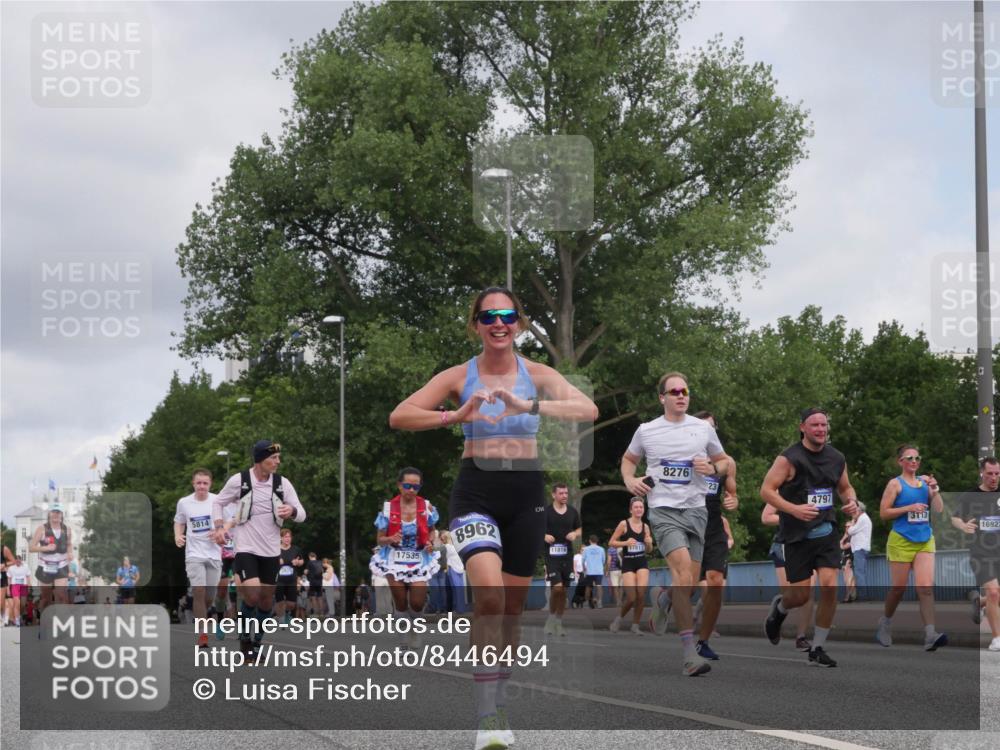 29.06.2025 - hella hamburg halbmarathon Luisa Fischer http://msf.ph/oto/8446494 29.06.2025 10:28:40 Kennedybrücke 5814, 17535, 8962, 17817, 11816, 8276, 23, 4797, 3113, 16927, 3099, 3113, 4797, 5814, 7778, 8276, 8962, 9927 meine-sportfotos.de