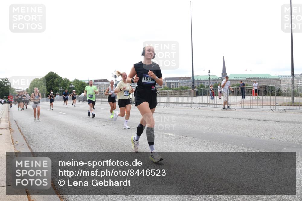 29.06.2025 - hella hamburg halbmarathon Lena Gebhardt http://msf.ph/oto/8446523 29.06.2025 10:30:08 Lombardsbrücke 14304, 16182, 16765, 1097, 1547, 1694, 2302, 2699, 2901, 3443, 3573, 3613, 4395, 4580, 5063, 5322, 5350, 6598, 6616, 6626, 8388, 8792, 8941, 9095, 9937, 10162, 10880, 11376, 11444, 12216, 12227, 12305, 12349, 12350, 12504, 12537, 12710, 13031, 13418, 13810, 14304, 15266, 15938, 16182, 16601, 16604, 16735, 16769, 17529, 18046, 18385, 18503, 18671 meine-sportfotos.de