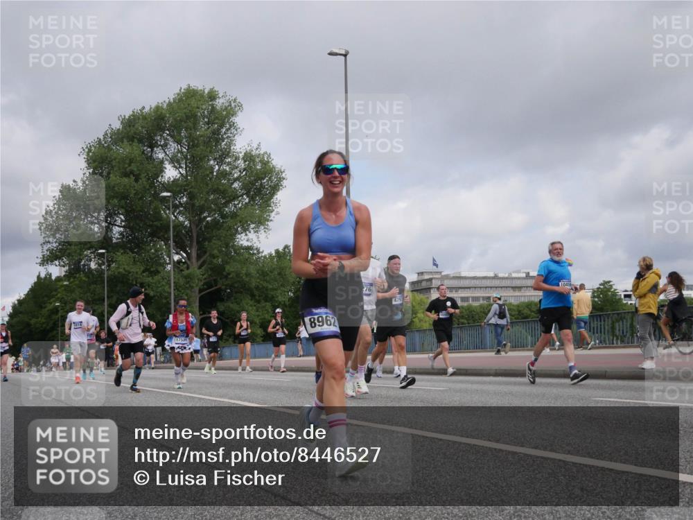 29.06.2025 - hella hamburg halbmarathon Luisa Fischer http://msf.ph/oto/8446527 29.06.2025 10:28:41 Kennedybrücke 5814, 17535, 8962, 276, 4791, 10459, 2000, 3099, 3113, 4444, 4797, 5814, 7778, 8276, 8962 meine-sportfotos.de
