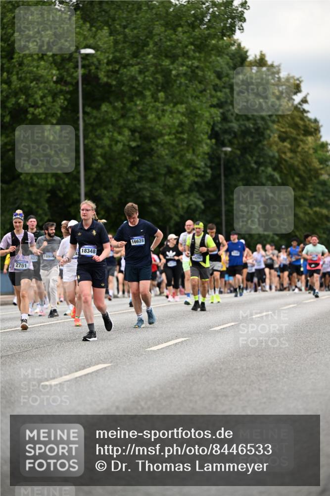 29.06.2025 - hella hamburg halbmarathon Dr. Thomas Lammeyer http://msf.ph/oto/8446533 29.06.2025 10:58:26 Kennedybrücke 1017, 1744, 1789, 1984, 2079, 2146, 2372, 2761, 3187, 3249, 3364, 4323, 4626, 4685, 4801, 4838, 5309, 5514, 5804, 5817, 5993, 6273, 6468, 6583, 6987, 7614, 8189, 8924, 9138, 9503, 9531, 9771, 10207, 11390 meine-sportfotos.de