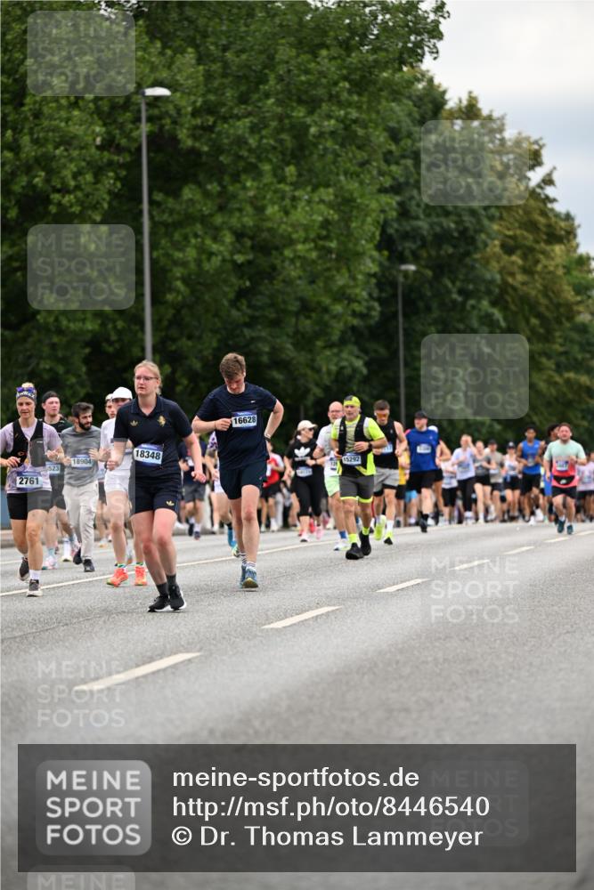 29.06.2025 - hella hamburg halbmarathon Dr. Thomas Lammeyer http://msf.ph/oto/8446540 29.06.2025 10:58:26 Kennedybrücke 1017, 1744, 1789, 1984, 2079, 2146, 2372, 2761, 3187, 3249, 3364, 4323, 4626, 4685, 4801, 4838, 5309, 5514, 5804, 5817, 5993, 6273, 6468, 6583, 6987, 7614, 8189, 8924, 9138, 9503, 9531, 9771, 10207, 11390 meine-sportfotos.de