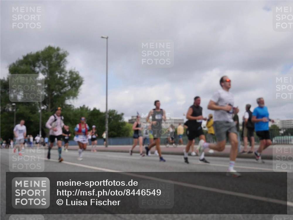 29.06.2025 - hella hamburg halbmarathon Luisa Fischer http://msf.ph/oto/8446549 29.06.2025 10:28:43 Kennedybrücke 2000, 3053, 3099, 3113, 3920, 4444, 4797, 5814, 7778, 8276, 8962 meine-sportfotos.de