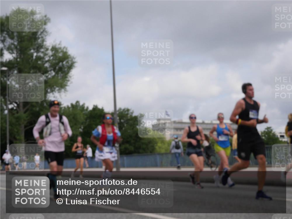 29.06.2025 - hella hamburg halbmarathon Luisa Fischer http://msf.ph/oto/8446554 29.06.2025 10:28:43 Kennedybrücke 2000, 3053, 3099, 3113, 3920, 4444, 4797, 5814, 7778, 8276, 8962 meine-sportfotos.de