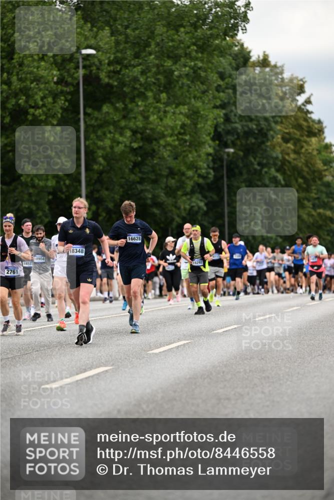 29.06.2025 - hella hamburg halbmarathon Dr. Thomas Lammeyer http://msf.ph/oto/8446558 29.06.2025 10:58:26 Kennedybrücke 1017, 1744, 1789, 1984, 2079, 2146, 2372, 2761, 3187, 3249, 3364, 4323, 4626, 4685, 4801, 4838, 5309, 5514, 5804, 5817, 5993, 6273, 6468, 6583, 6987, 7614, 8189, 8924, 9138, 9503, 9531, 9771, 10207, 11390 meine-sportfotos.de