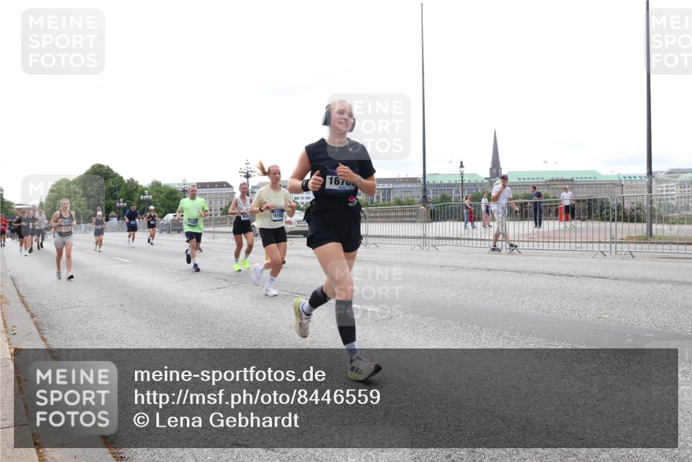 29.06.2025 - hella hamburg halbmarathon Lena Gebhardt http://msf.ph/oto/8446559 29.06.2025 10:30:08 Lombardsbrücke 16182, 1670, 1097, 1547, 1694, 2302, 2699, 2901, 3443, 3573, 3613, 4395, 4580, 5063, 5322, 5350, 6598, 6616, 6626, 8388, 8792, 8941, 9095, 9937, 10162, 10880, 11376, 11444, 12216, 12227, 12305, 12349, 12350, 12504, 12537, 12710, 13031, 13418, 13810, 14304, 15266, 15938, 16182, 16601, 16604, 16735, 16769, 17529, 18046, 18385, 18503, 18671 meine-sportfotos.de