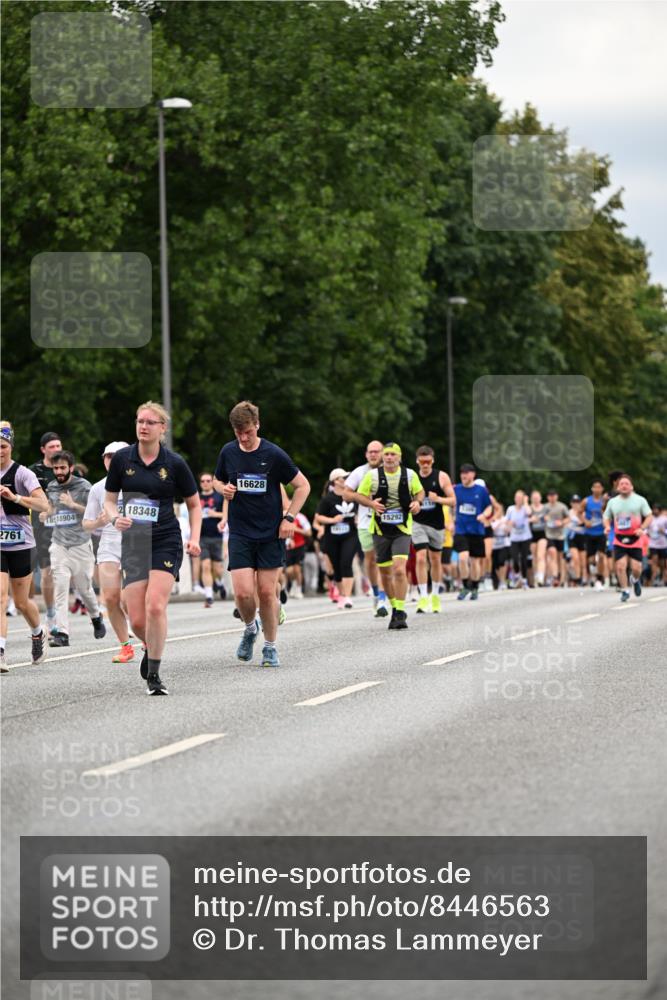 29.06.2025 - hella hamburg halbmarathon Dr. Thomas Lammeyer http://msf.ph/oto/8446563 29.06.2025 10:58:27 Kennedybrücke 1017, 1744, 1789, 1984, 2079, 2146, 2372, 2761, 3187, 3249, 3364, 4323, 4626, 4685, 4801, 4838, 5309, 5514, 5804, 5817, 5993, 6273, 6468, 6583, 6987, 7614, 8189, 8924, 9138, 9503, 9531, 9771, 10207, 11390 meine-sportfotos.de