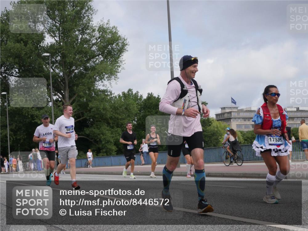 29.06.2025 - hella hamburg halbmarathon Luisa Fischer http://msf.ph/oto/8446572 29.06.2025 10:28:44 Kennedybrücke 5814, 7778, 11816, 11817, 17535, 1627, 2000, 3053, 3099, 3113, 3920, 4444, 4797, 5814, 7778, 8276, 8962 meine-sportfotos.de