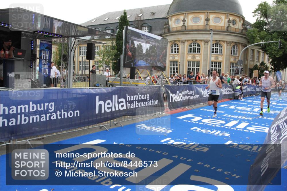 29.06.2025 - hella hamburg halbmarathon Michael Strokosch http://msf.ph/oto/8446573 29.06.2025 10:27:44 Ziel 2203, 5367, 7651, 8731, 10655, 17354, 17893, 18832 meine-sportfotos.de