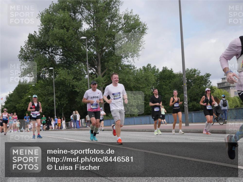 29.06.2025 - hella hamburg halbmarathon Luisa Fischer http://msf.ph/oto/8446581 29.06.2025 10:28:45 Kennedybrücke 2000, 7778, 5814, 11816, 11817, 4444, 1627, 2000, 3053, 3099, 3113, 3920, 4444, 4797, 5814, 7778, 8276 meine-sportfotos.de