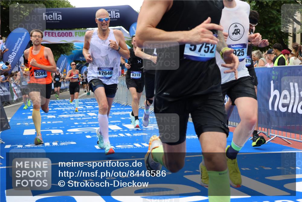 29.06.2025 - hella hamburg halbmarathon Strokosch-Dieckow http://msf.ph/oto/8446586 29.06.2025 10:39:17 Ziel 2044, 3282, 4565, 5752, 6037, 6152, 8319, 8925, 11305, 12046, 12335, 13479, 13729, 14311, 14359, 15013, 15866, 17646, 17668, 18149 meine-sportfotos.de