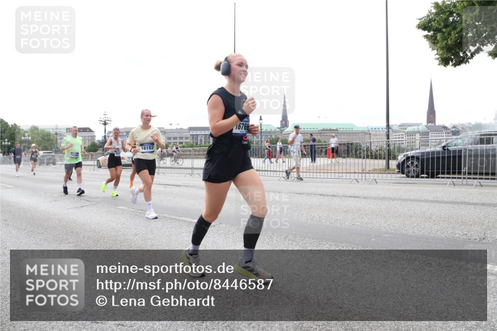 29.06.2025 - hella hamburg halbmarathon Lena Gebhardt http://msf.ph/oto/8446587 29.06.2025 10:30:08 Lombardsbrücke 14304, 16182, 16769, 1097, 1547, 1694, 2302, 2699, 2901, 3443, 3573, 3613, 4395, 4580, 5063, 5322, 5350, 6598, 6616, 6626, 8388, 8792, 8941, 9095, 9937, 10162, 10880, 11376, 11444, 12216, 12227, 12305, 12349, 12350, 12504, 12537, 12710, 13031, 13418, 13810, 14304, 15266, 15938, 16182, 16601, 16604, 16735, 16769, 17529, 18046, 18385, 18503, 18671 meine-sportfotos.de