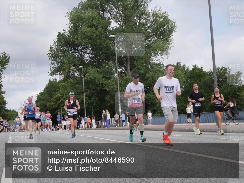 29.06.2025 - hella hamburg halbmarathon Luisa Fischer http://msf.ph/oto/8446590 29.06.2025 10:28:45 Kennedybrücke 2000, 3053, 5814, 7778, 11816, 7817, 1627, 2000, 3053, 3099, 3113, 3920, 4444, 4797, 5814, 7778, 8276 meine-sportfotos.de