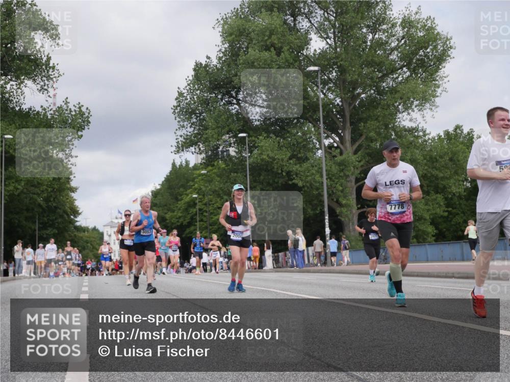 29.06.2025 - hella hamburg halbmarathon Luisa Fischer http://msf.ph/oto/8446601 29.06.2025 10:28:46 Kennedybrücke 11157, 3053, 2000, 50, 7778, 1627, 2000, 3053, 3099, 3113, 3920, 4444, 5814, 7778 meine-sportfotos.de