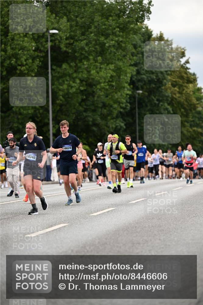 29.06.2025 - hella hamburg halbmarathon Dr. Thomas Lammeyer http://msf.ph/oto/8446606 29.06.2025 10:58:27 Kennedybrücke 1017, 1744, 1789, 1984, 2079, 2146, 2372, 2761, 3187, 3249, 3364, 4323, 4626, 4685, 4801, 4838, 5309, 5514, 5804, 5817, 5993, 6273, 6468, 6583, 6987, 7614, 8189, 8924, 9138, 9503, 9531, 9771, 10207, 11390 meine-sportfotos.de